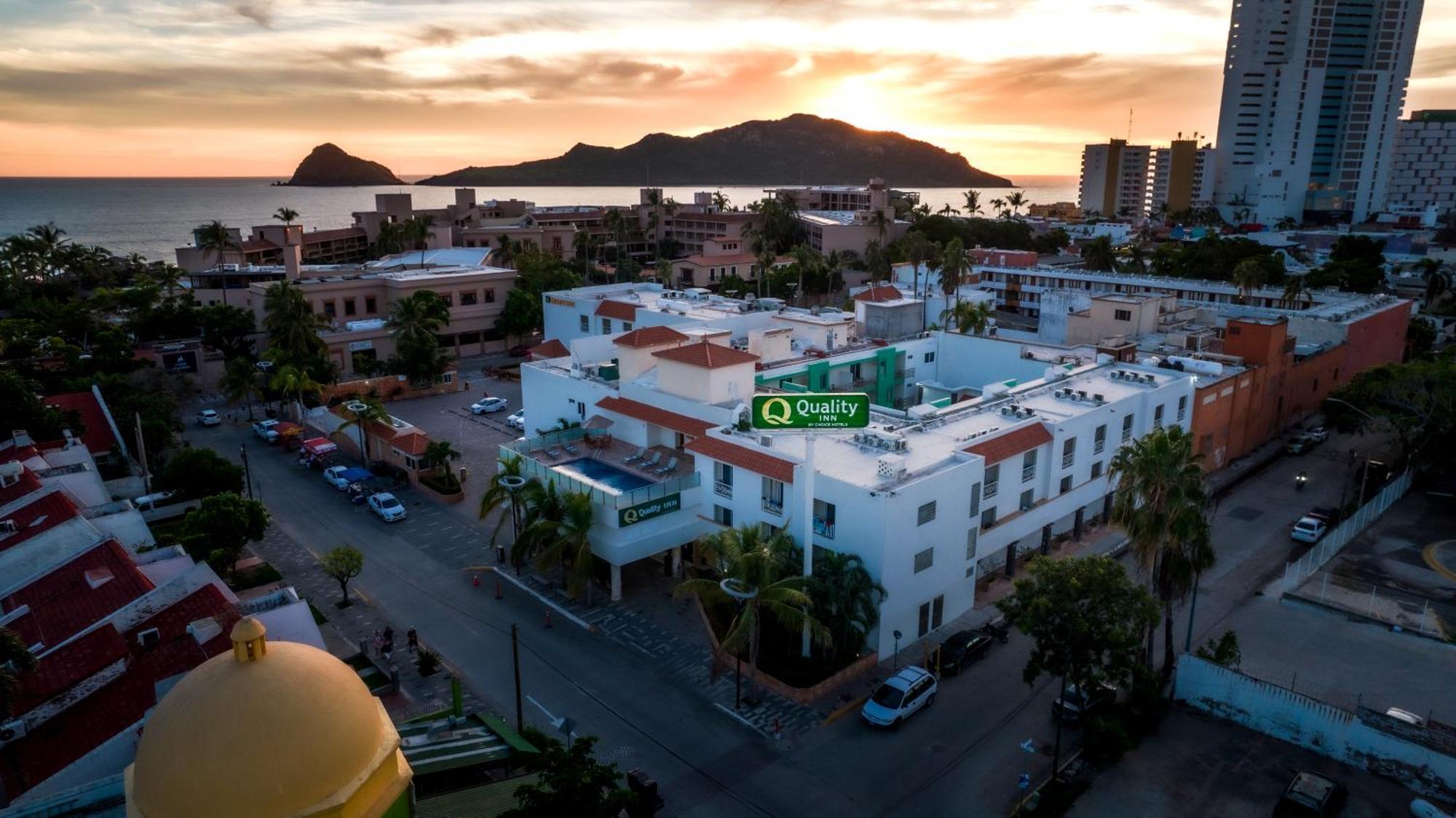 Quality Inn Mazatlán Esterno foto
